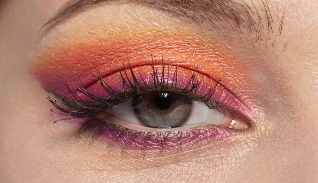 Lidschatten-Sticks: Das schnelle Augen-Make-up, das Paletten überflüssig macht